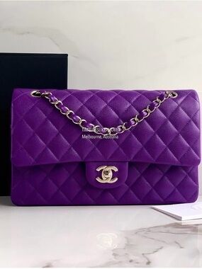 🦄 Sold out CHANEL Medium Purple
Quilted Classic Flap Shoulder Bag 🦄
